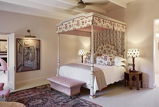 Cape Chestnut Suite