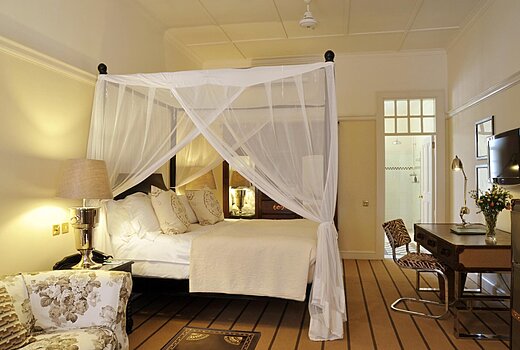 Stables Signature Wing Room