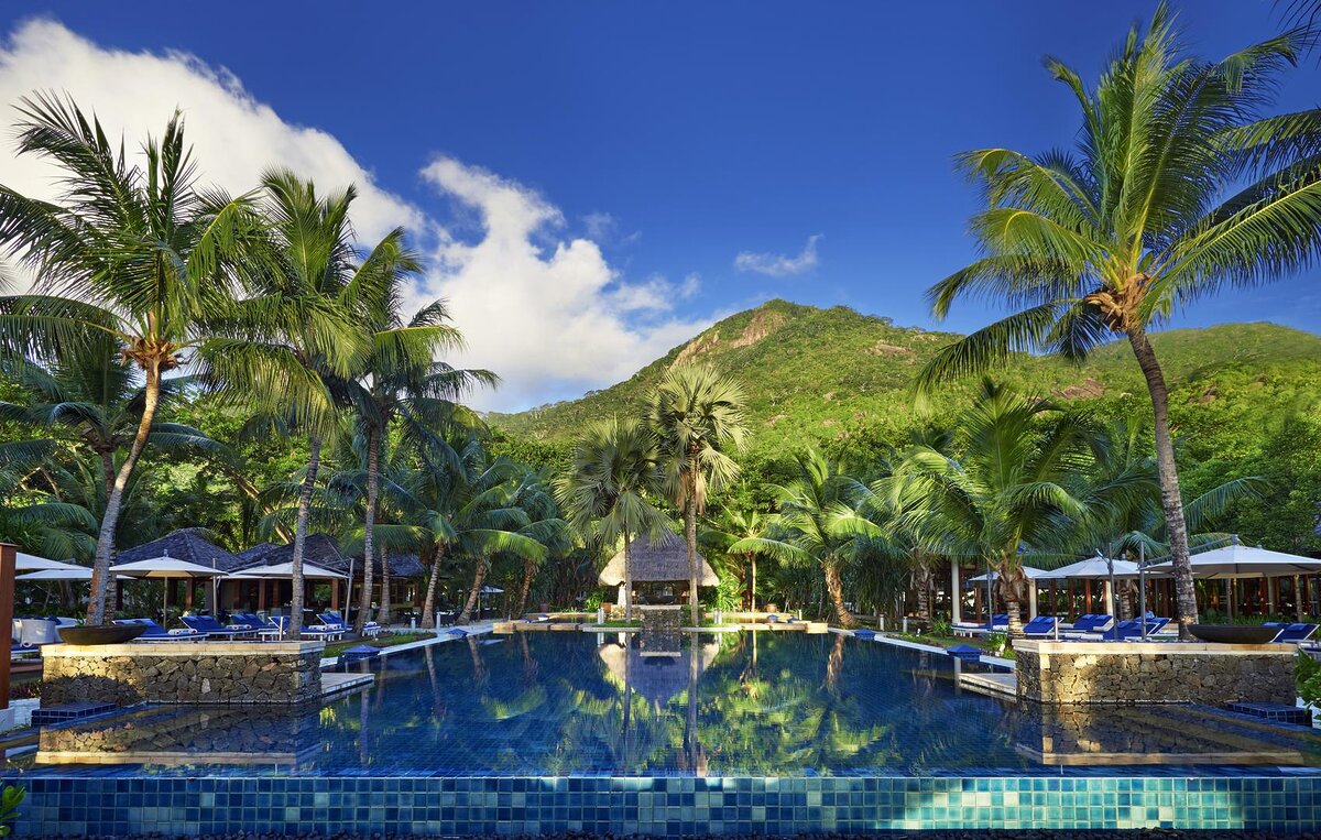 Cedarberg Travel | Hilton Labriz Resort & Spa