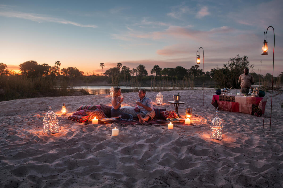 Cedarberg Travel | Sindabezi Island Lodge