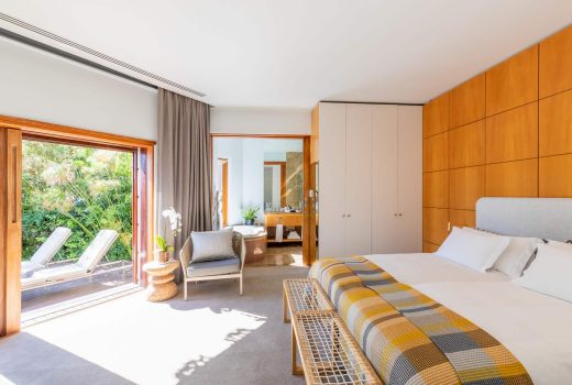 Deluxe Spa Room