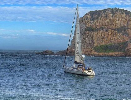 Sailing cruises through the Knysna Heads