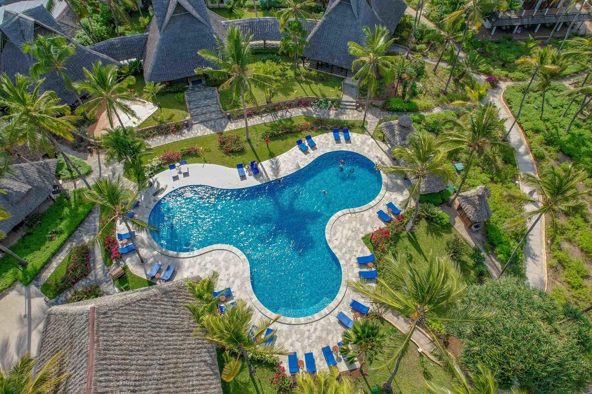 Cedarberg Travel | Breezes Beach Club & Spa