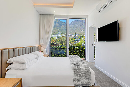Deluxe Two Mountain Bedroom Suite