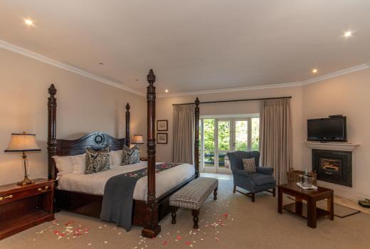 Honeymoon Suite