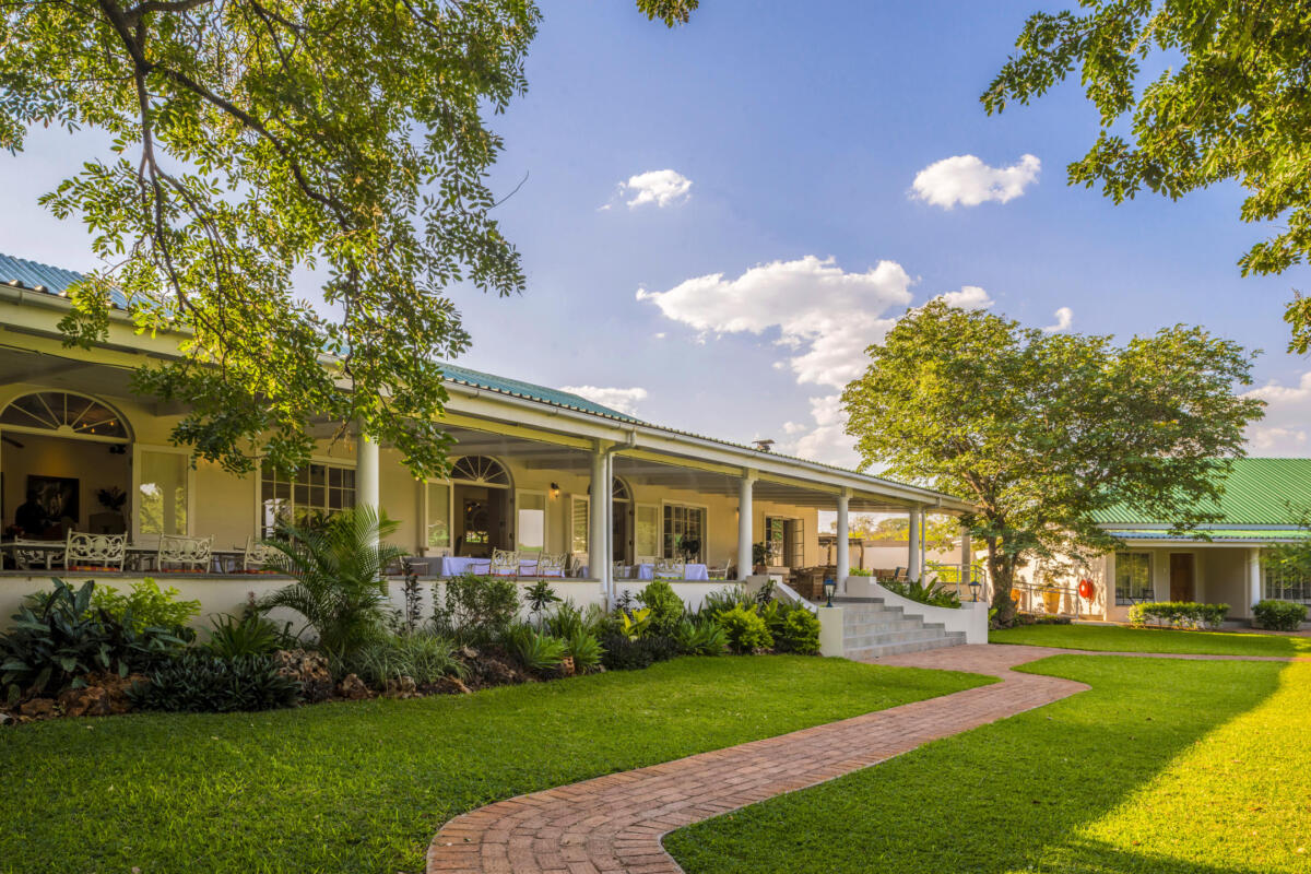 Cedarberg Travel | Batonka Guest Lodge, Victoria Falls
