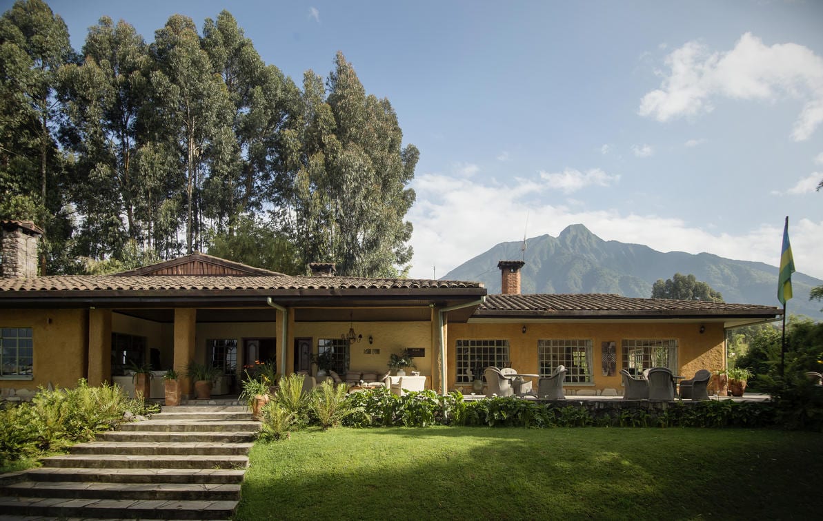 Sabyinyo Sillverback Lodge e