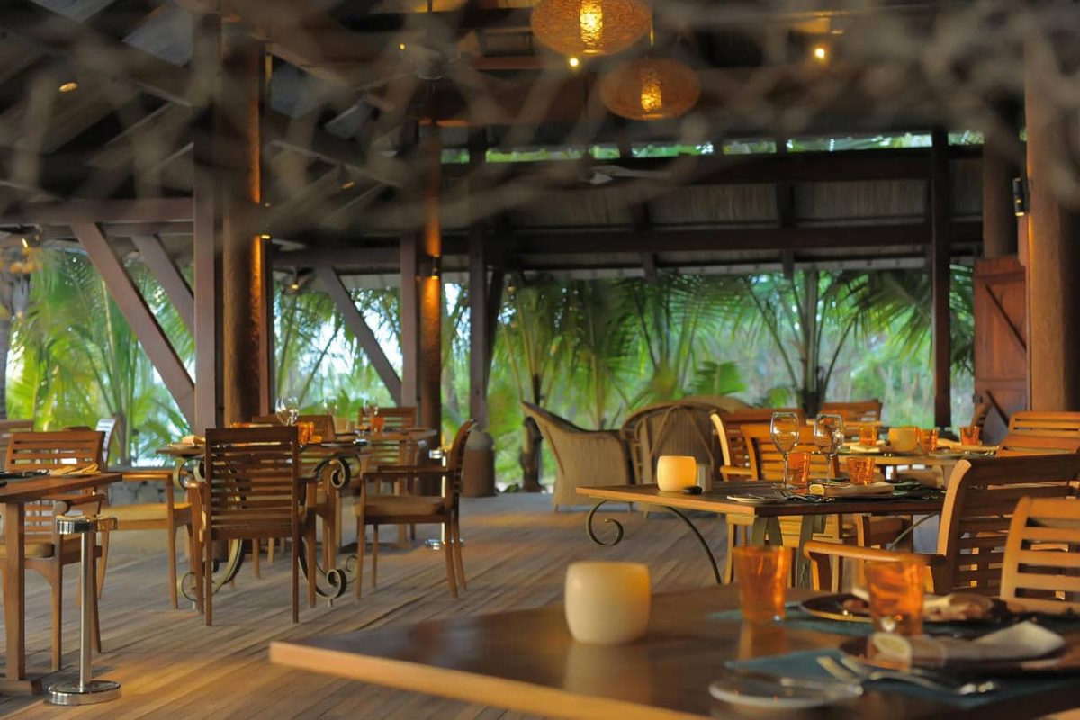 Cedarberg Travel | Victoria Beachcomber Resort & Spa