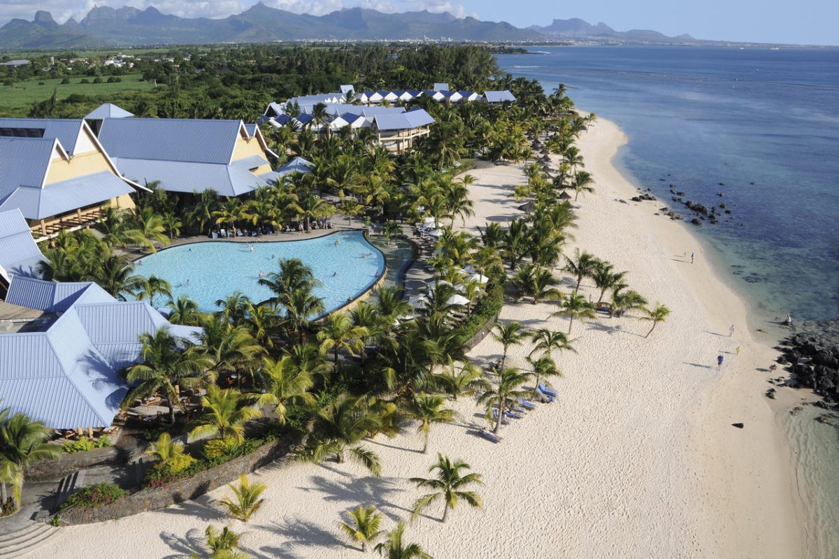 Cedarberg Travel | Victoria Beachcomber Resort & Spa