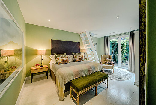 Luxury Suite